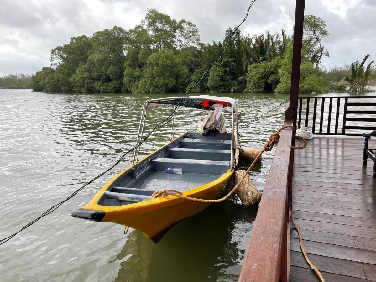Qimmy Riverside Floating Cabin Kuala Terengganu Eksteriør bilde